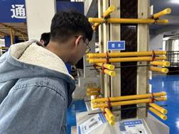 d27e2a7dcb0101f69e0ac29016f4e1a